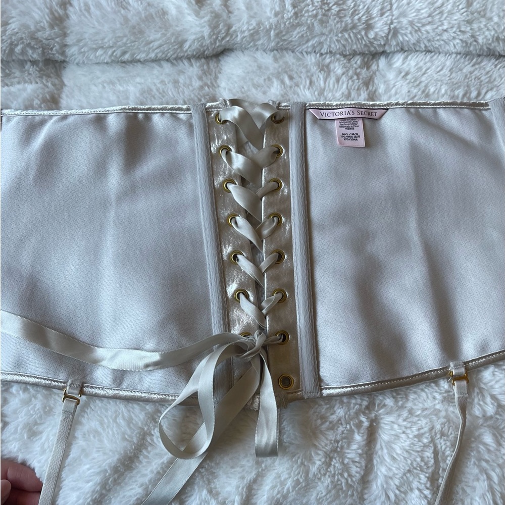 NWOT - Dream Angels, shimmer, gold metallic champagne smooth satin waist cincher - Picture 5 of 9
